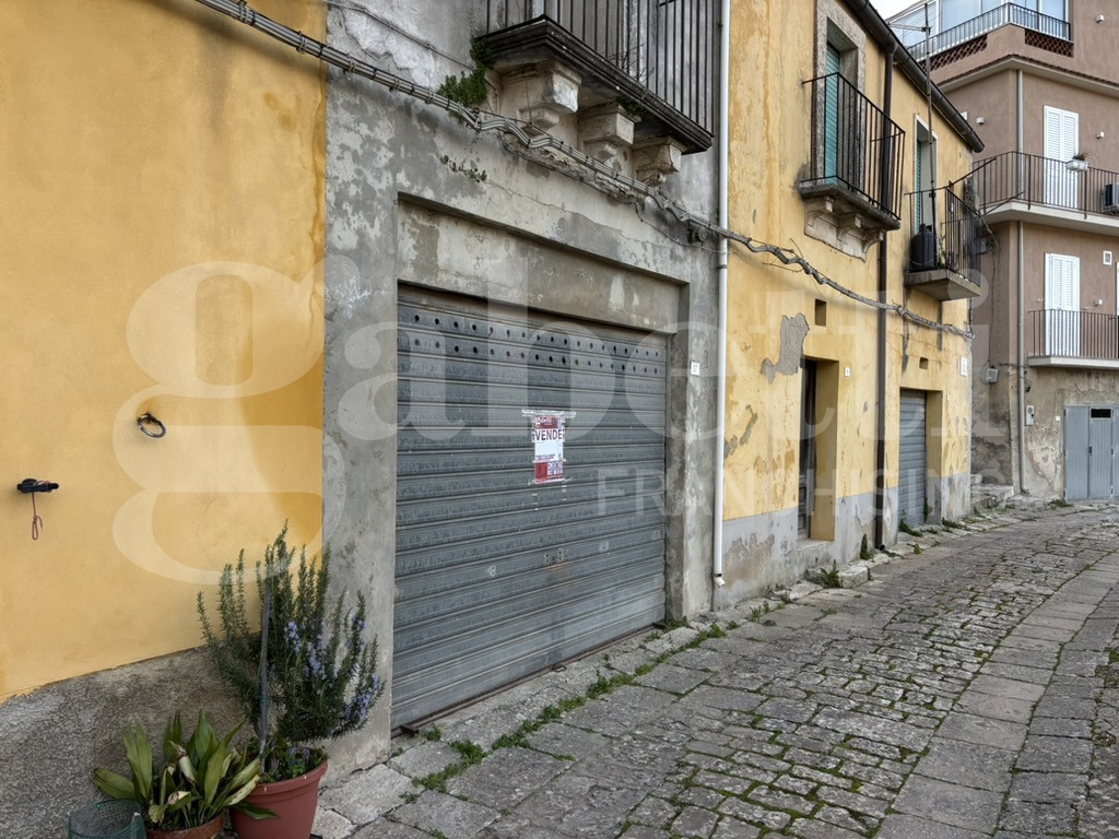 Box/Garage 18mq in vendita a Chiaramonte Gulfi