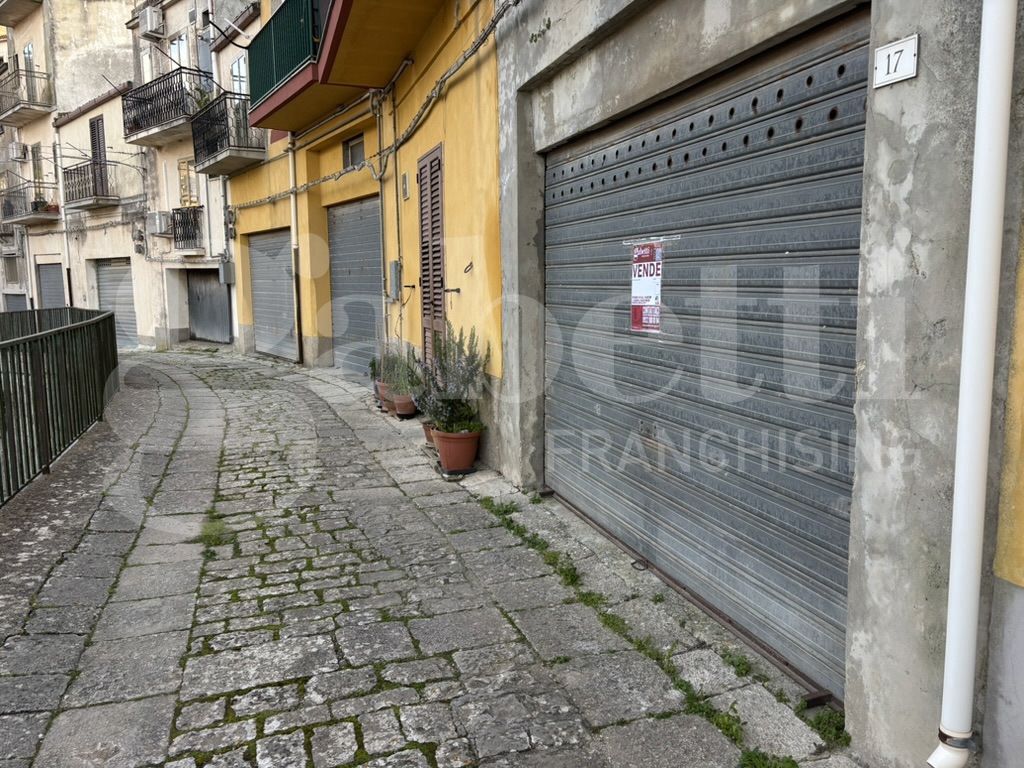 Box/Garage 18mq in vendita a Chiaramonte Gulfi