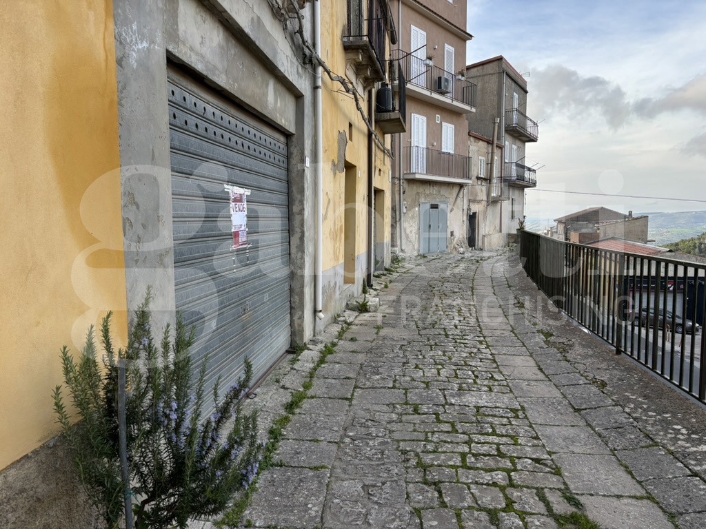 Box/Garage 18mq in vendita a Chiaramonte Gulfi