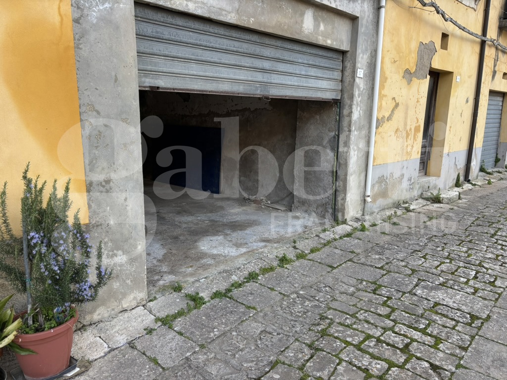 Box/Garage 18mq in vendita a Chiaramonte Gulfi