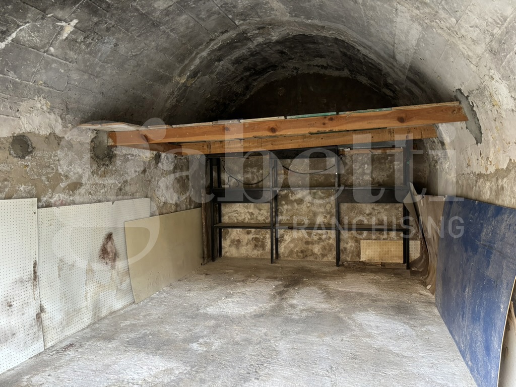 Box/Garage 18mq in vendita a Chiaramonte Gulfi