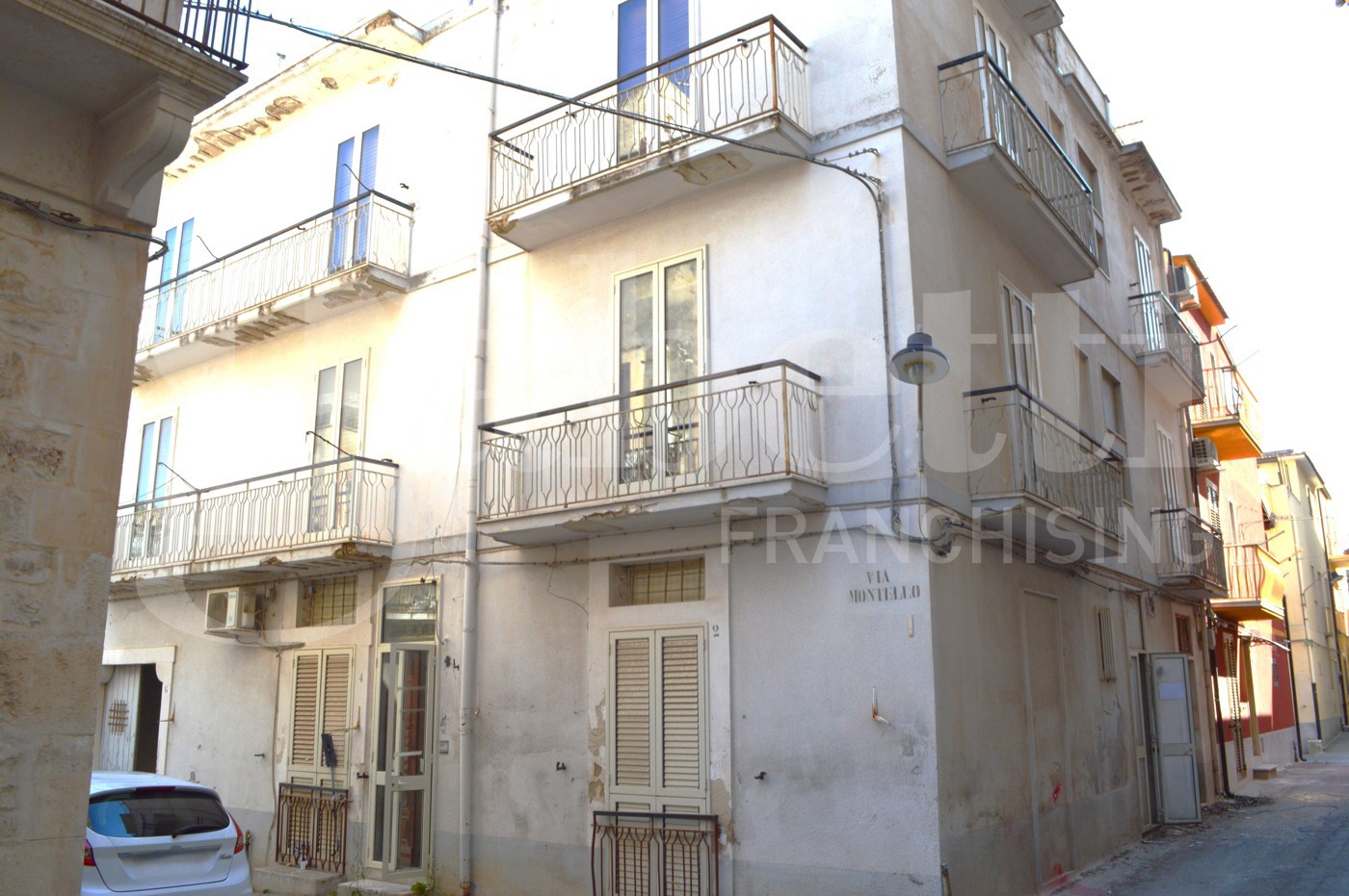 Stabile/Palazzo in vendita a Scicli