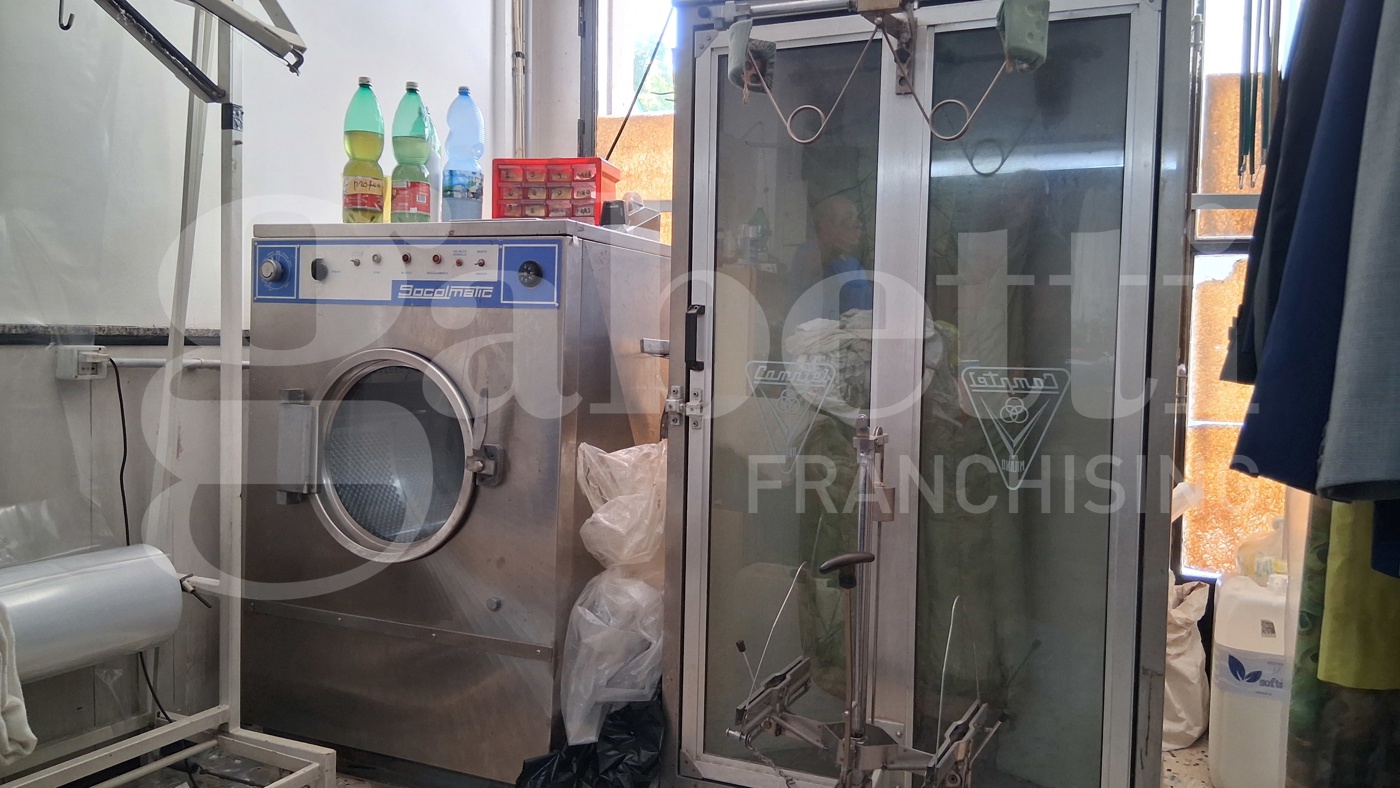 Attivit� commerciale in vendita a Ragusa
