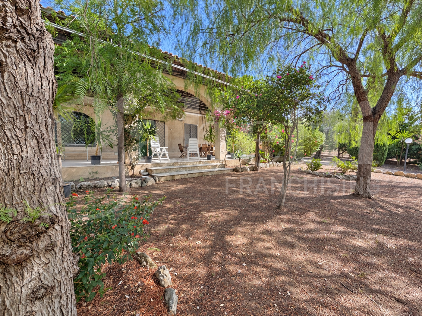 Villa con giardino a Chiaramonte Gulfi