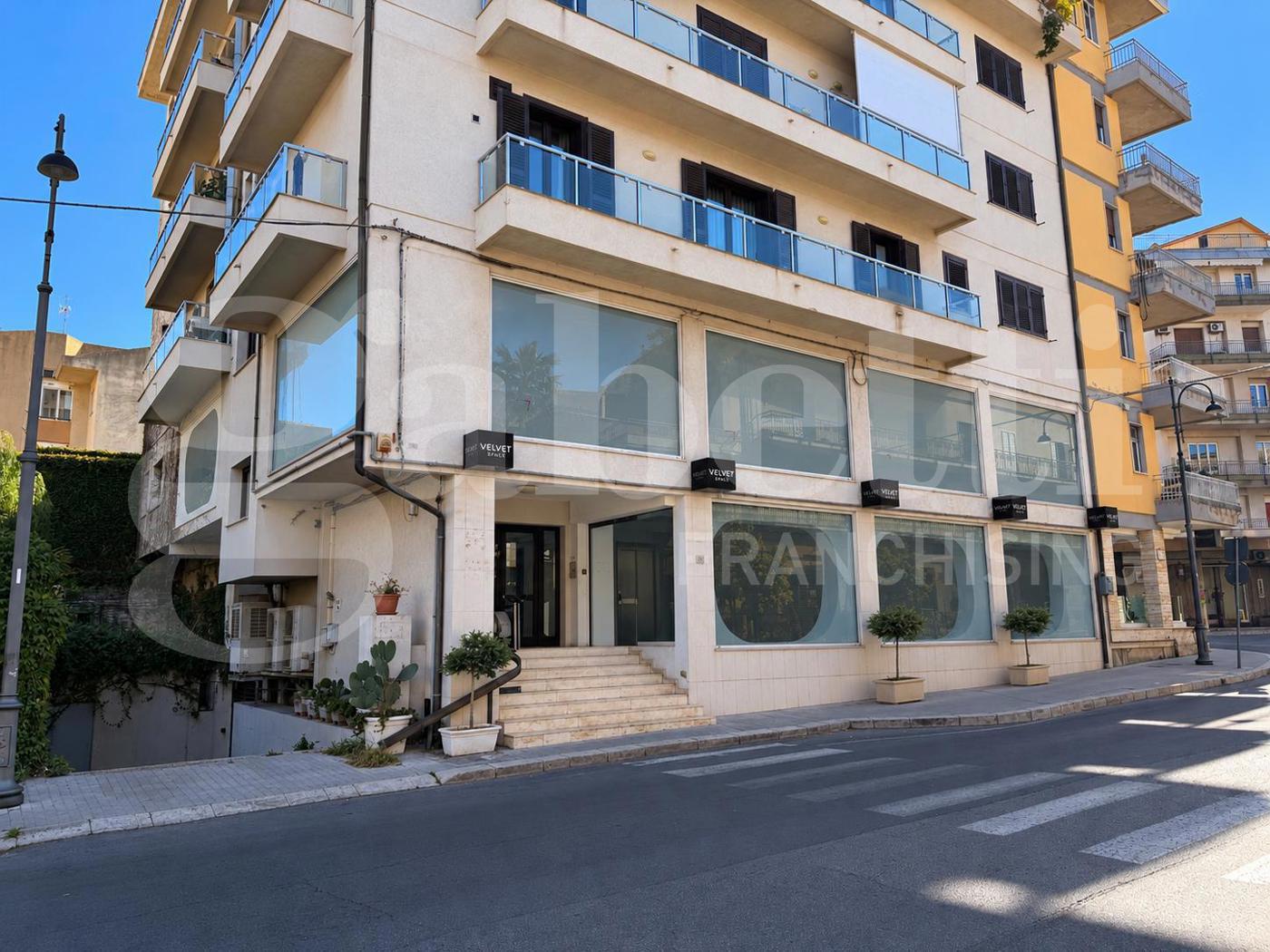 Negozio in vendita a Comiso