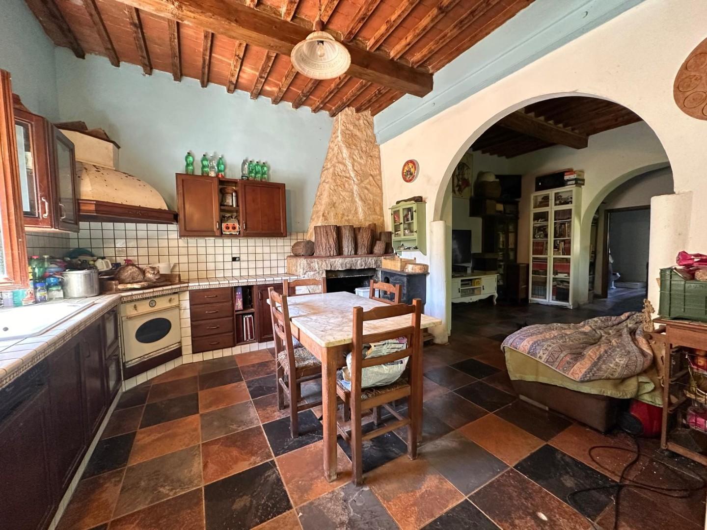 Quadrilocale con giardino a Buti