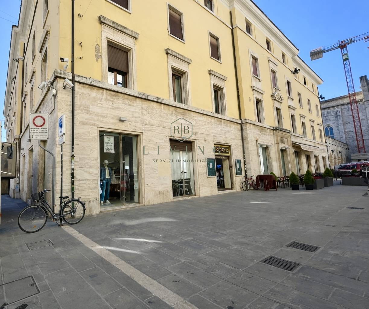Locale commerciale in vendita a Ascoli Piceno, Centro Storico