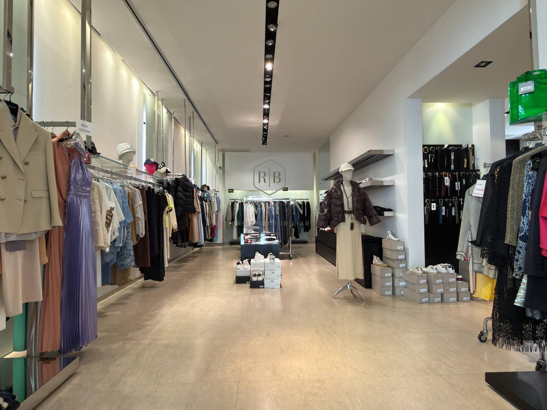 Locale commerciale in vendita a Ascoli Piceno, Centro Storico