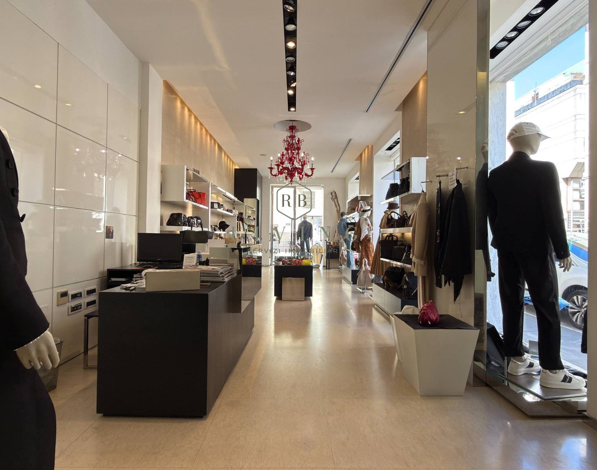 Locale commerciale in vendita a Ascoli Piceno, Centro Storico