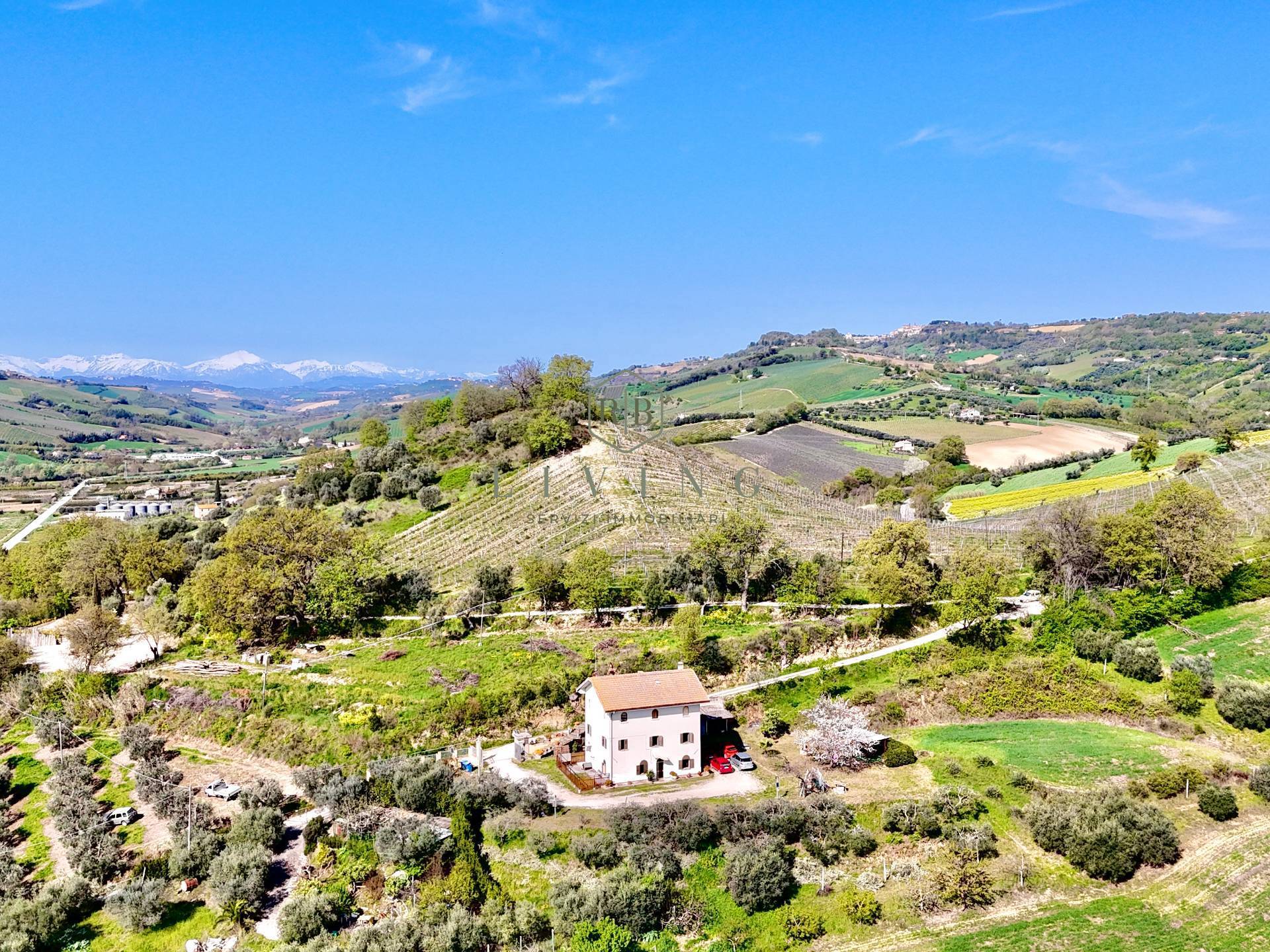 Rustico in vendita a Massignano, Villa Santi