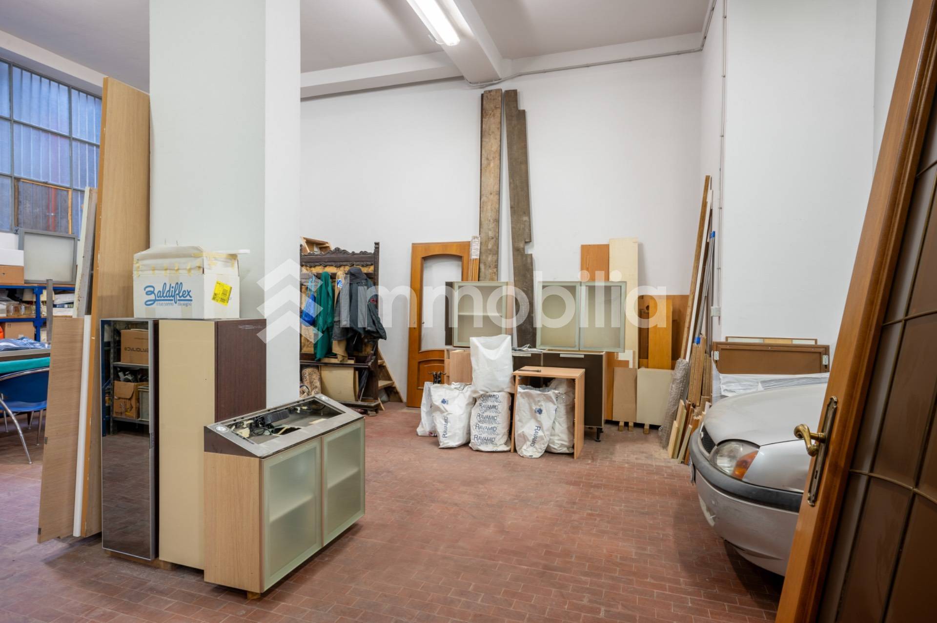 Magazzino in vendita a Torino, Santa Rita