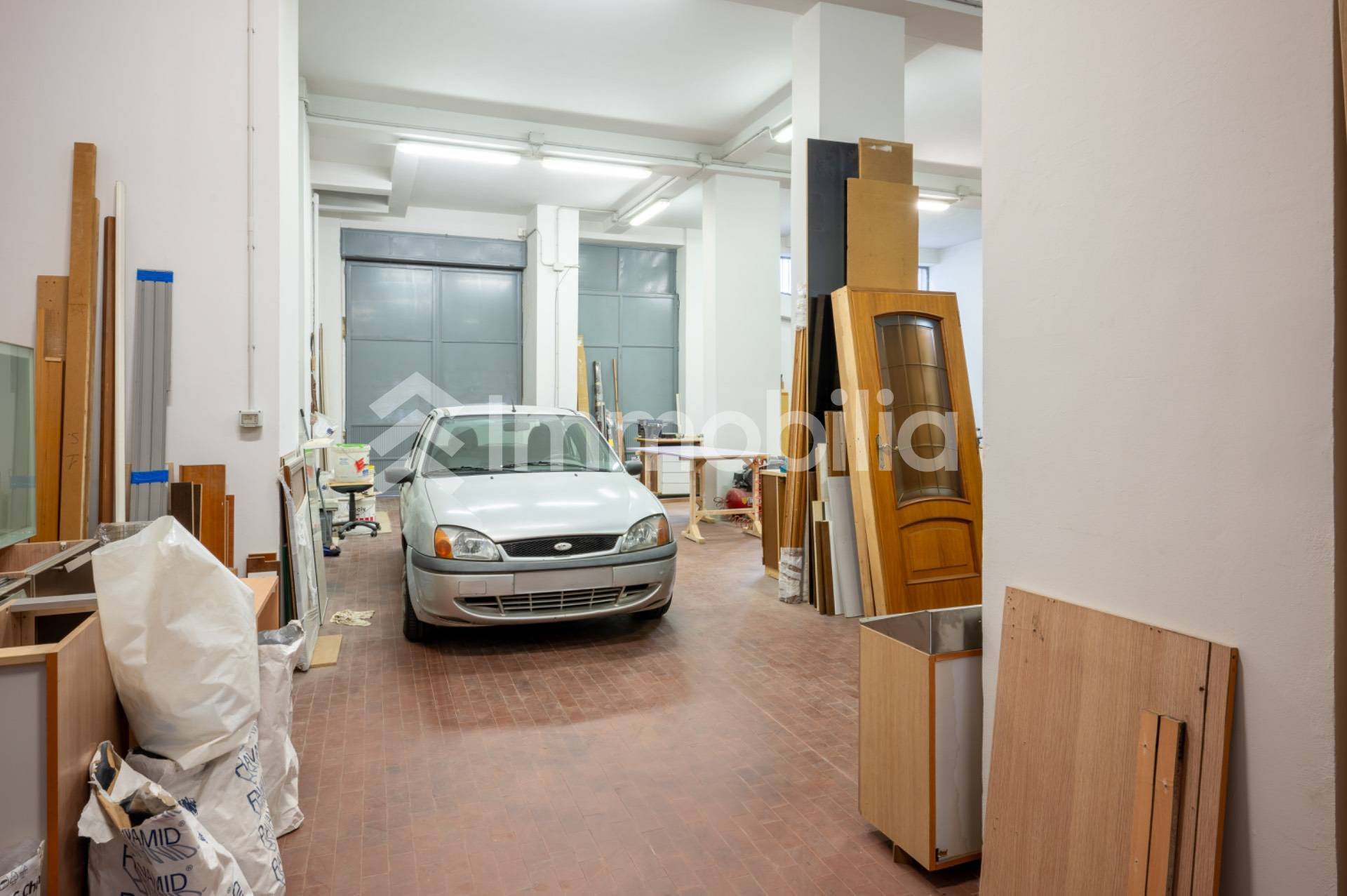 Magazzino in vendita a Torino, Santa Rita