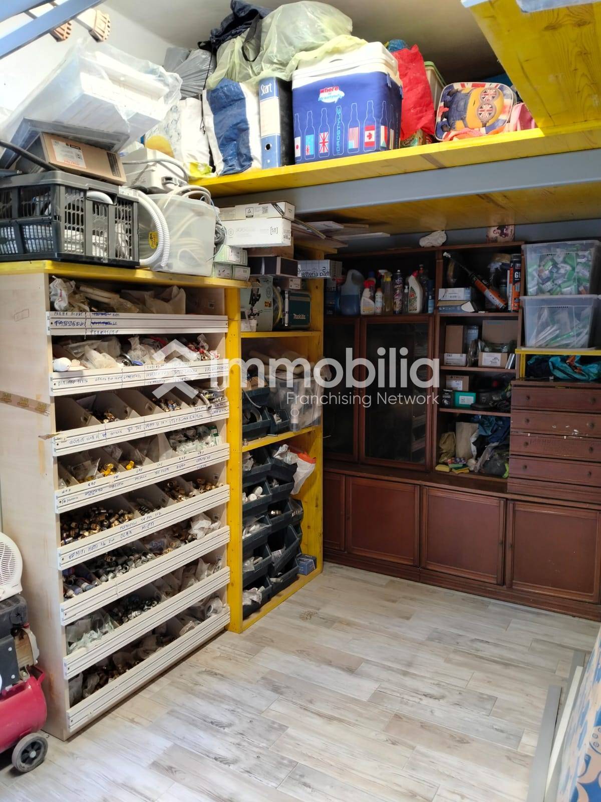 Magazzino in vendita a Torino, San Paolo