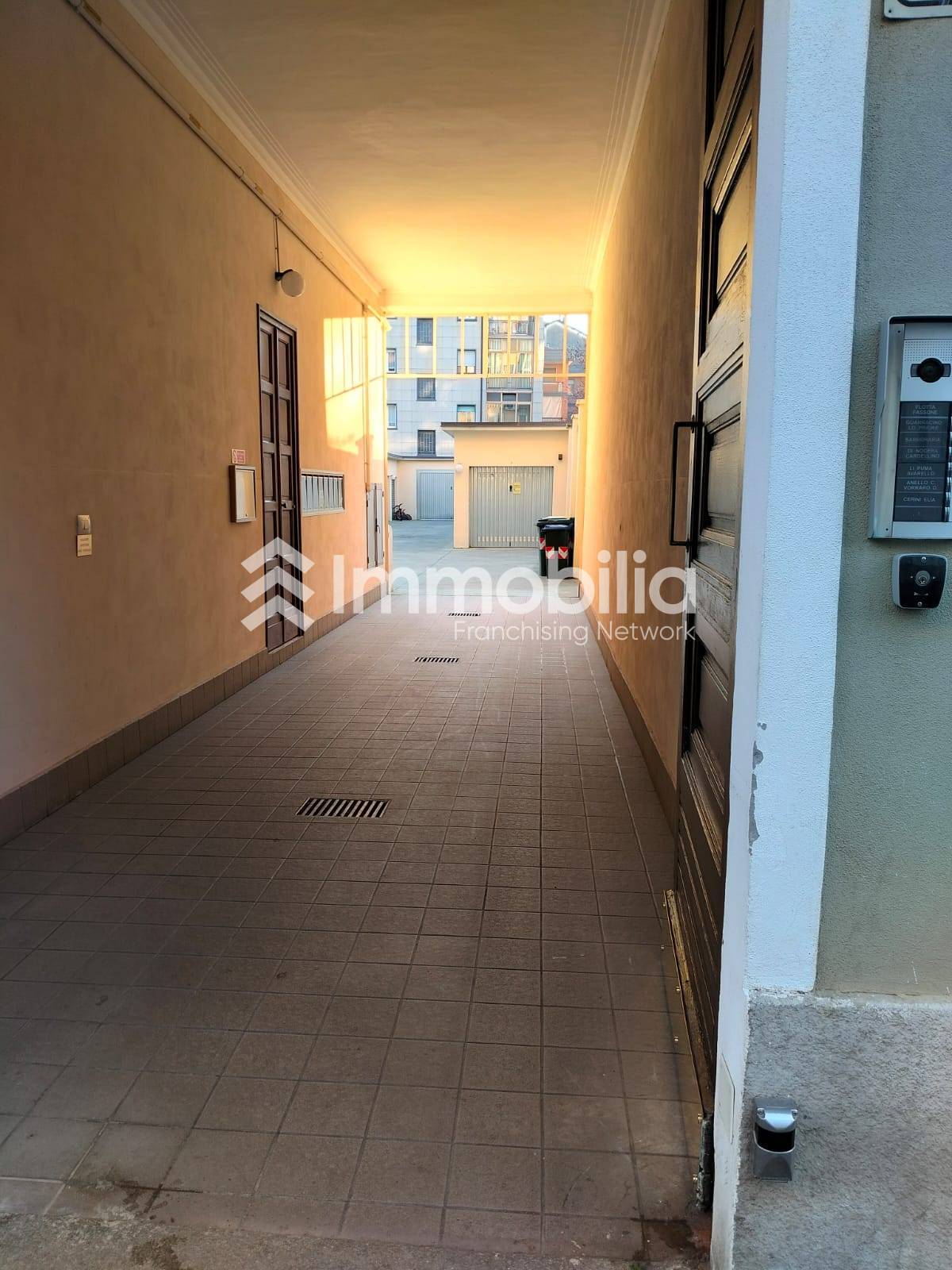 Magazzino in vendita a Torino, San Paolo