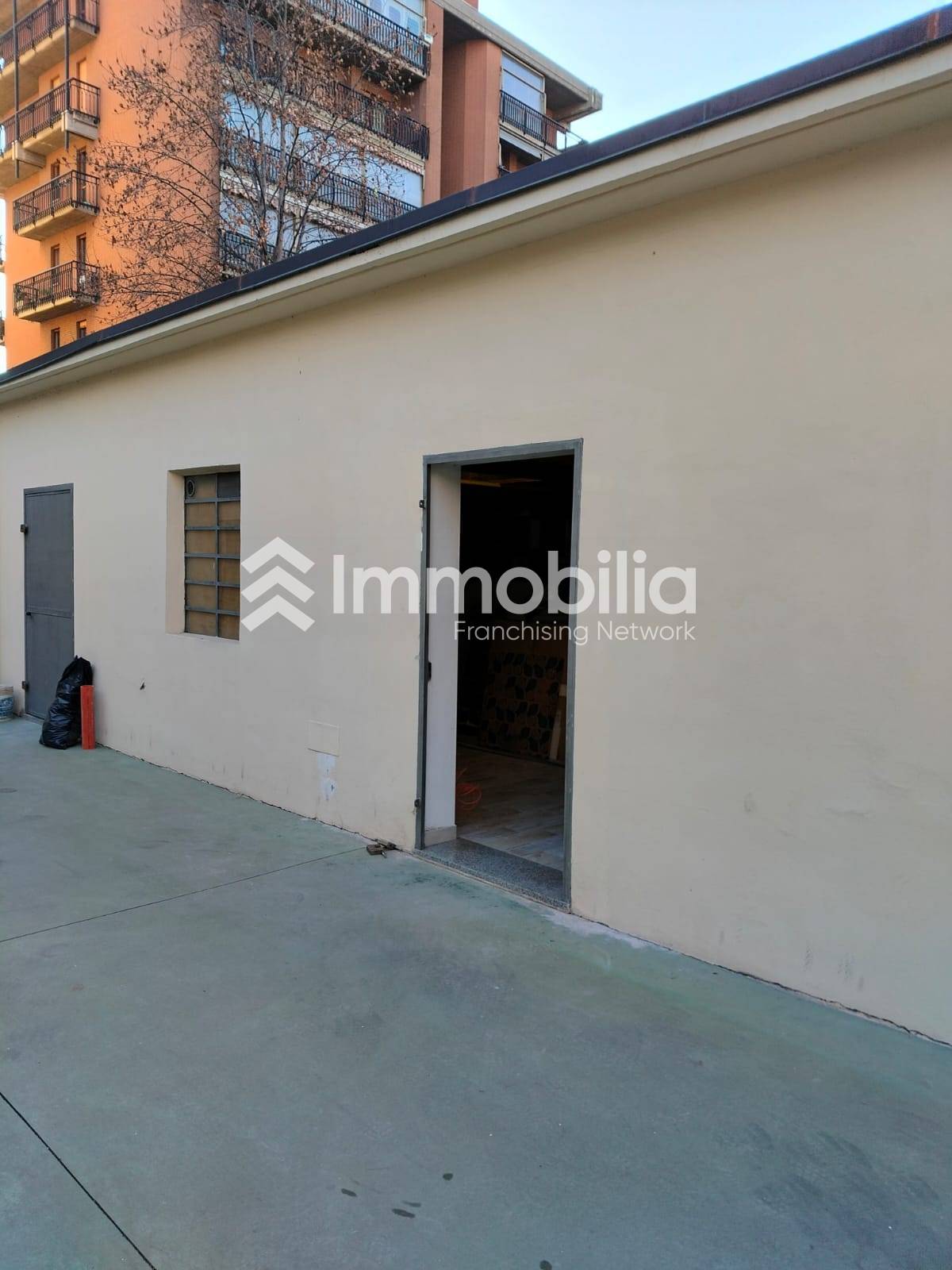Magazzino in vendita a Torino, San Paolo