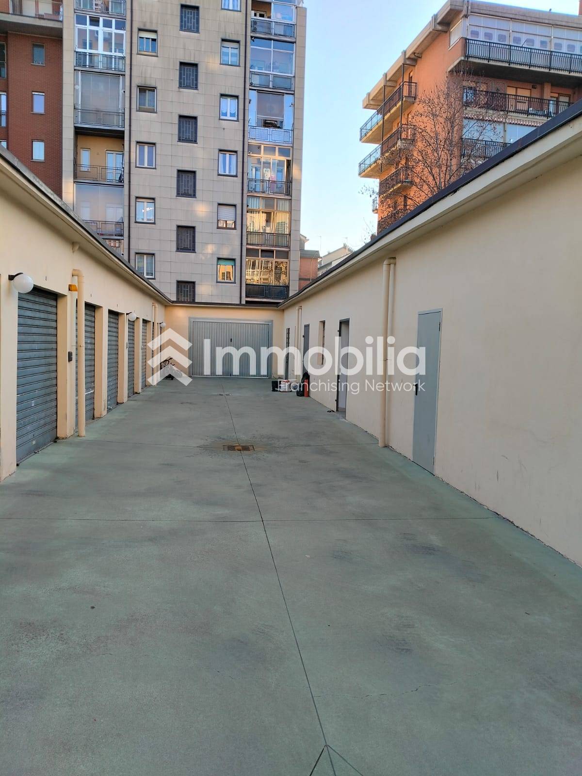 Magazzino in vendita a Torino, San Paolo