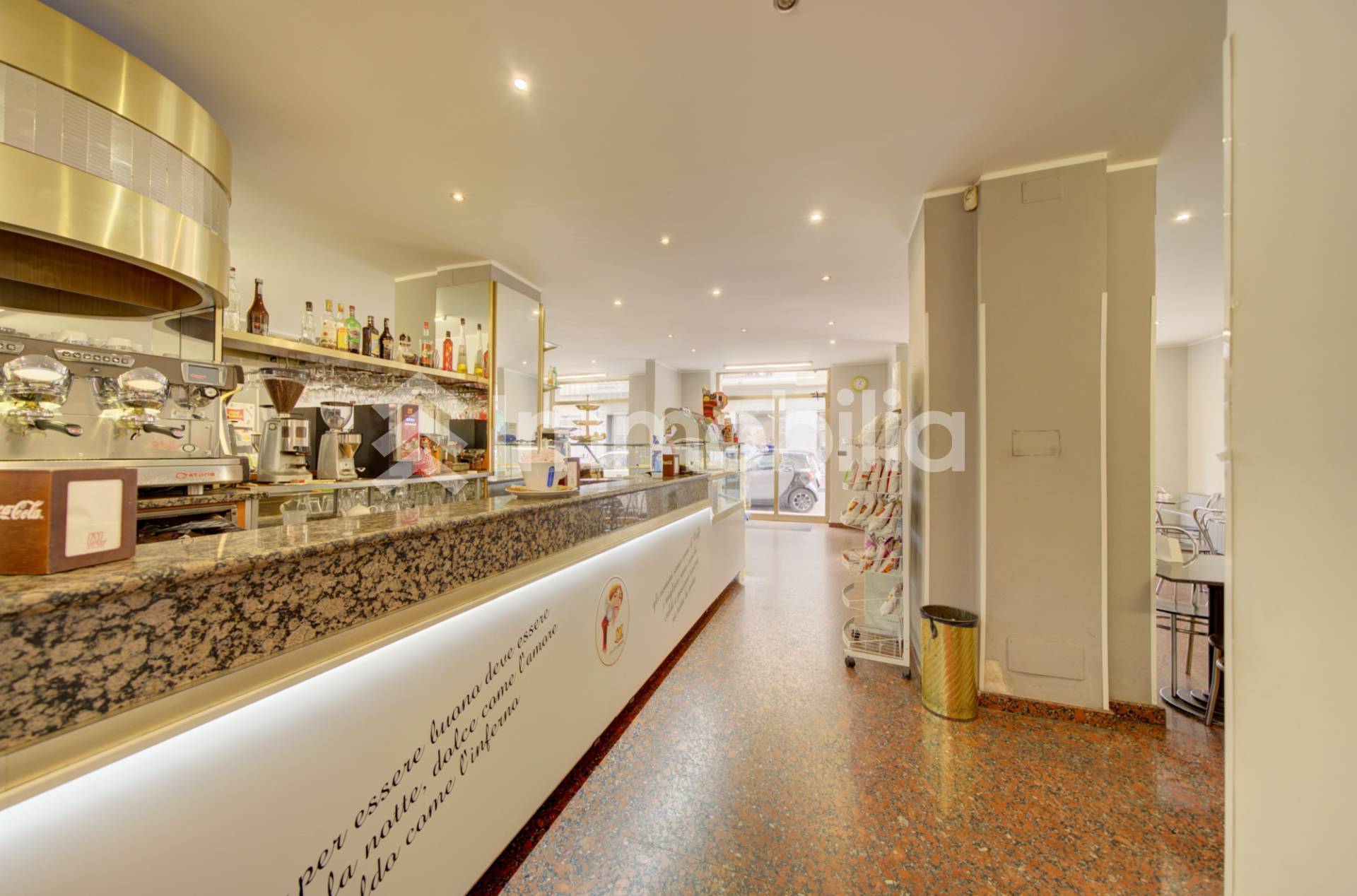 Locale commerciale in vendita a Torino, Borgata Vittoria