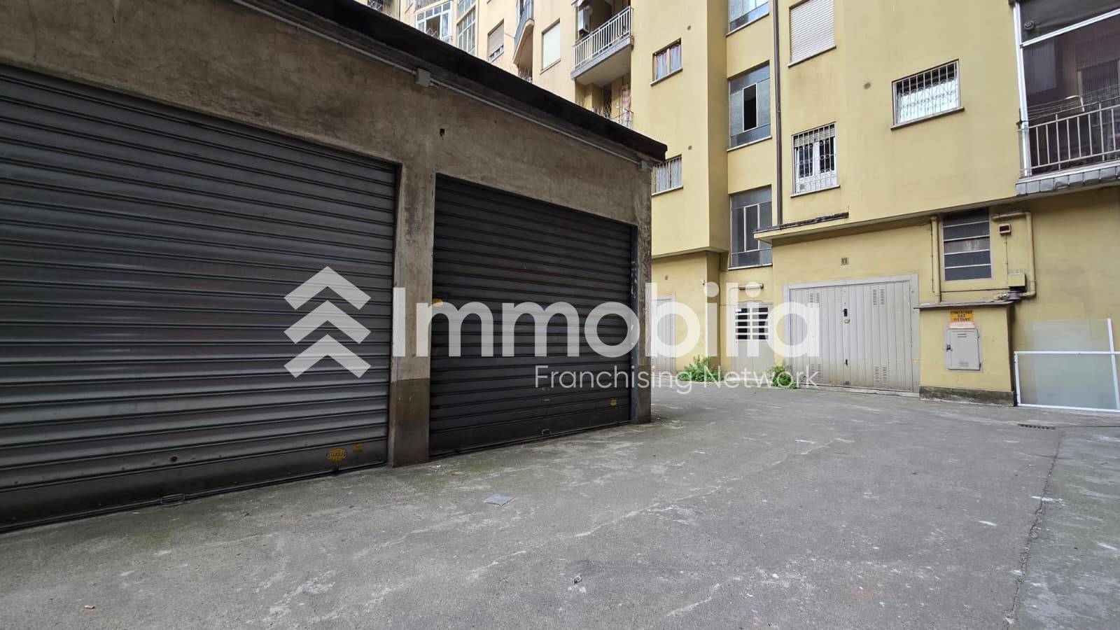 Box o garage in vendita a Torino