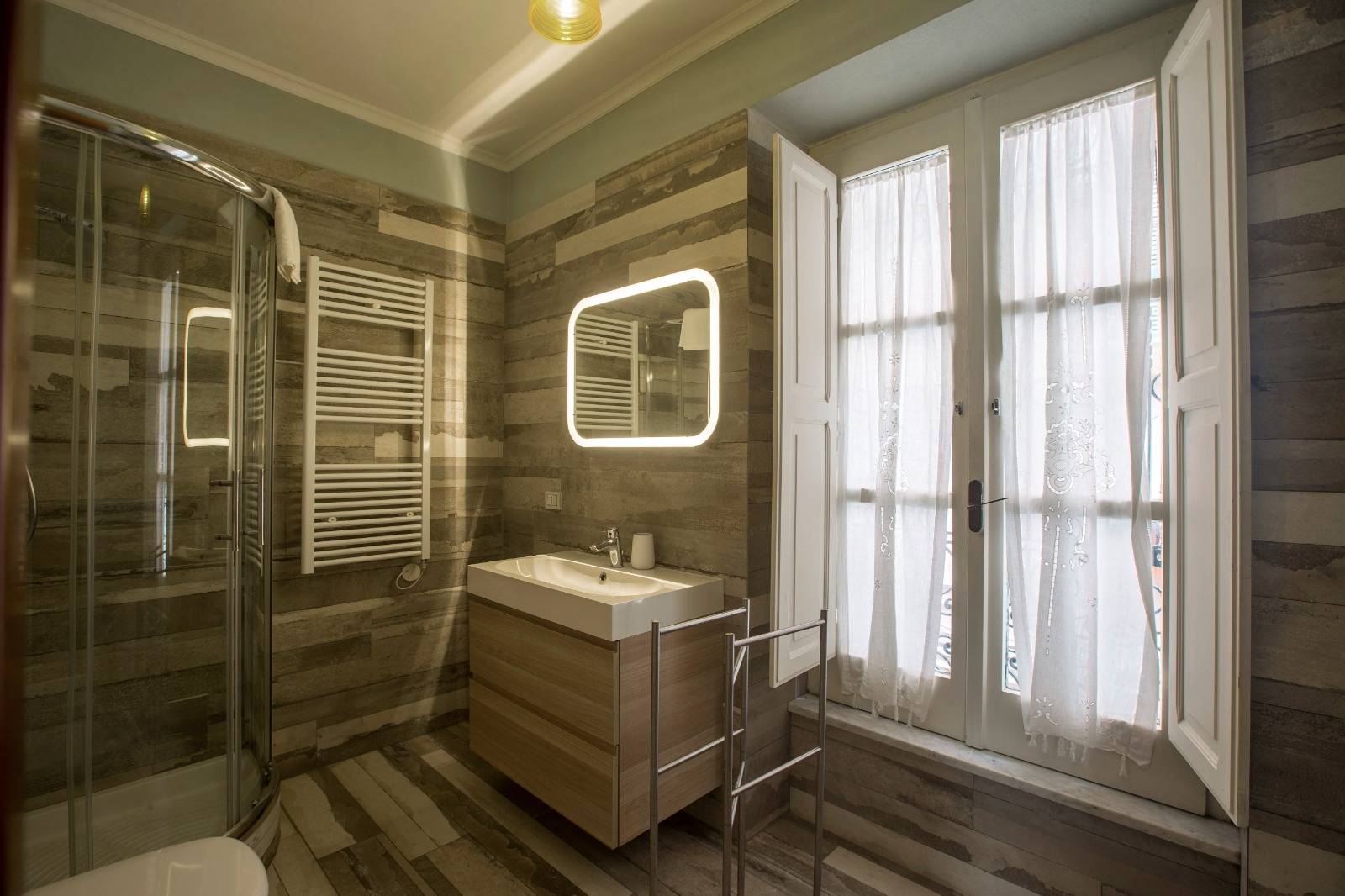 Casa indipendente in vendita a Salerno, Centro