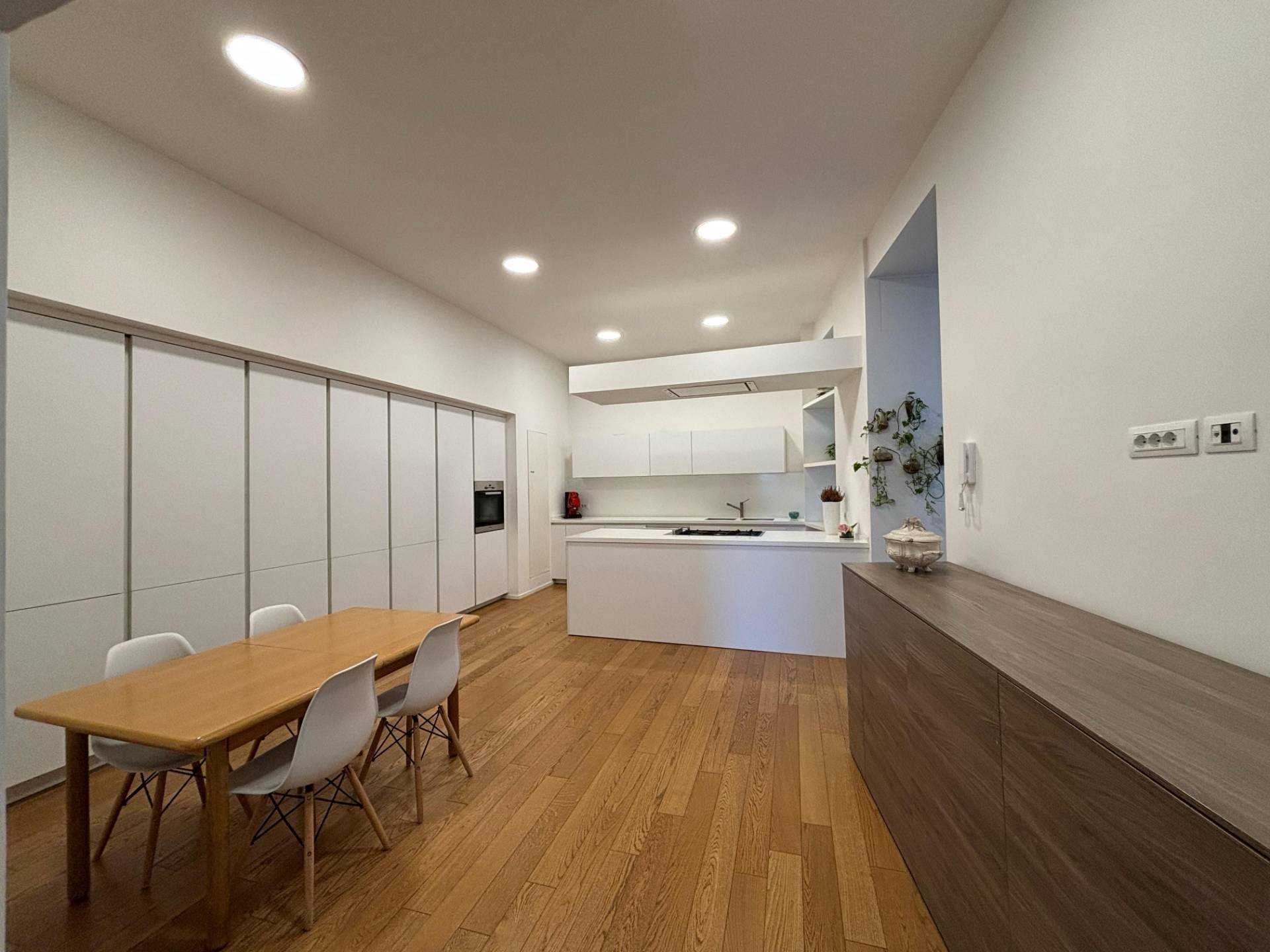 Appartamento in vendita a Salerno, Centro