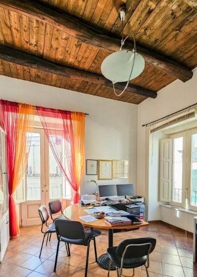 Appartamento in vendita a Salerno, Centro Storico