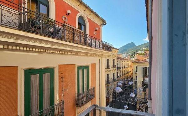 Appartamento in vendita a Salerno, Centro Storico