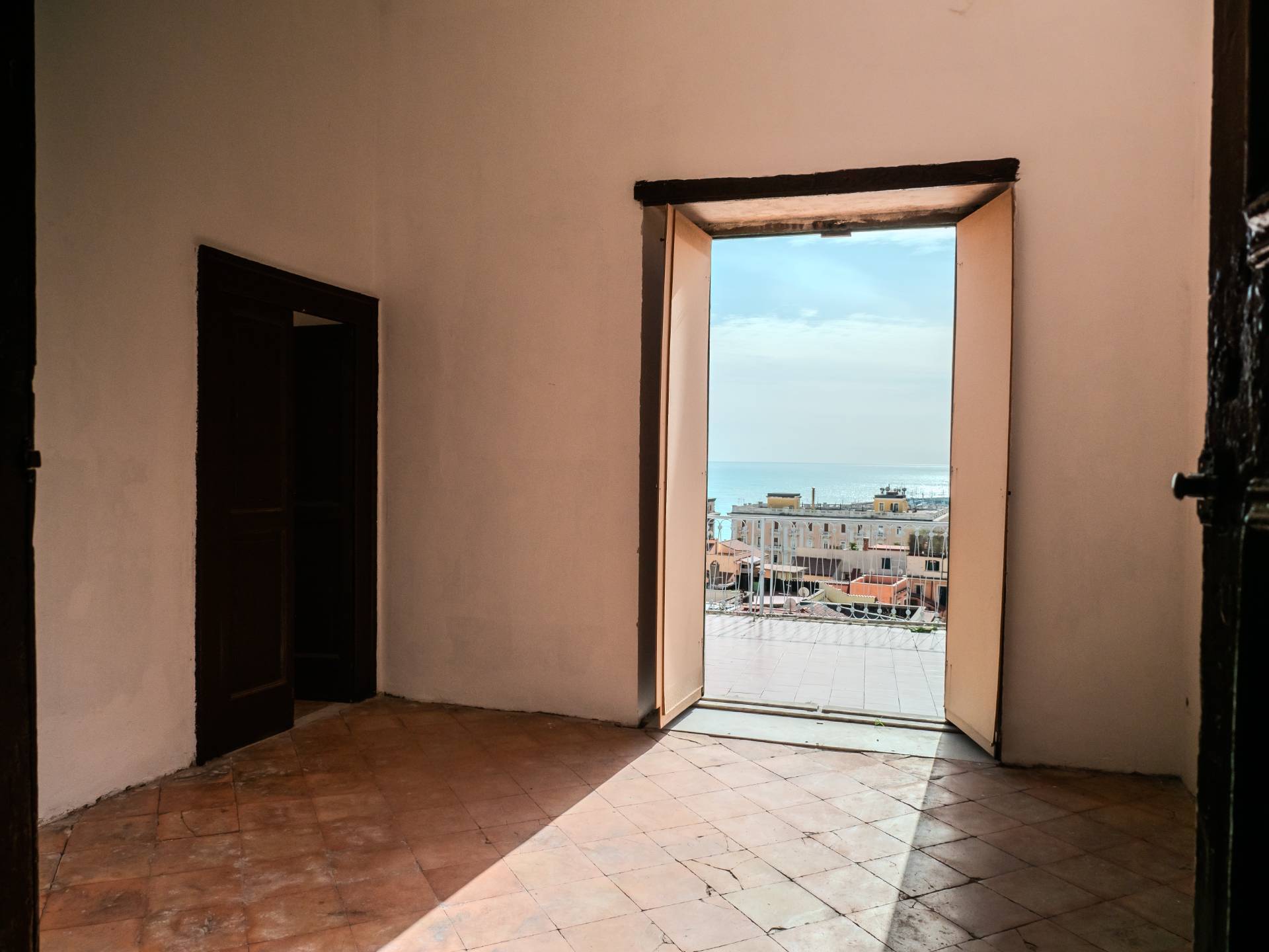 Appartamento in vendita a Salerno, Centro Storico