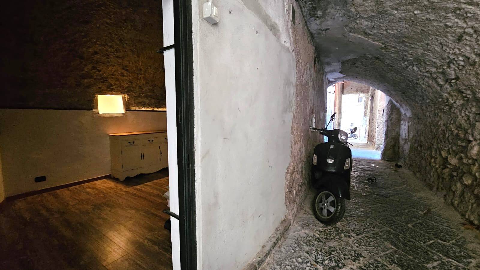 Attivit commerciale in affitto a Salerno