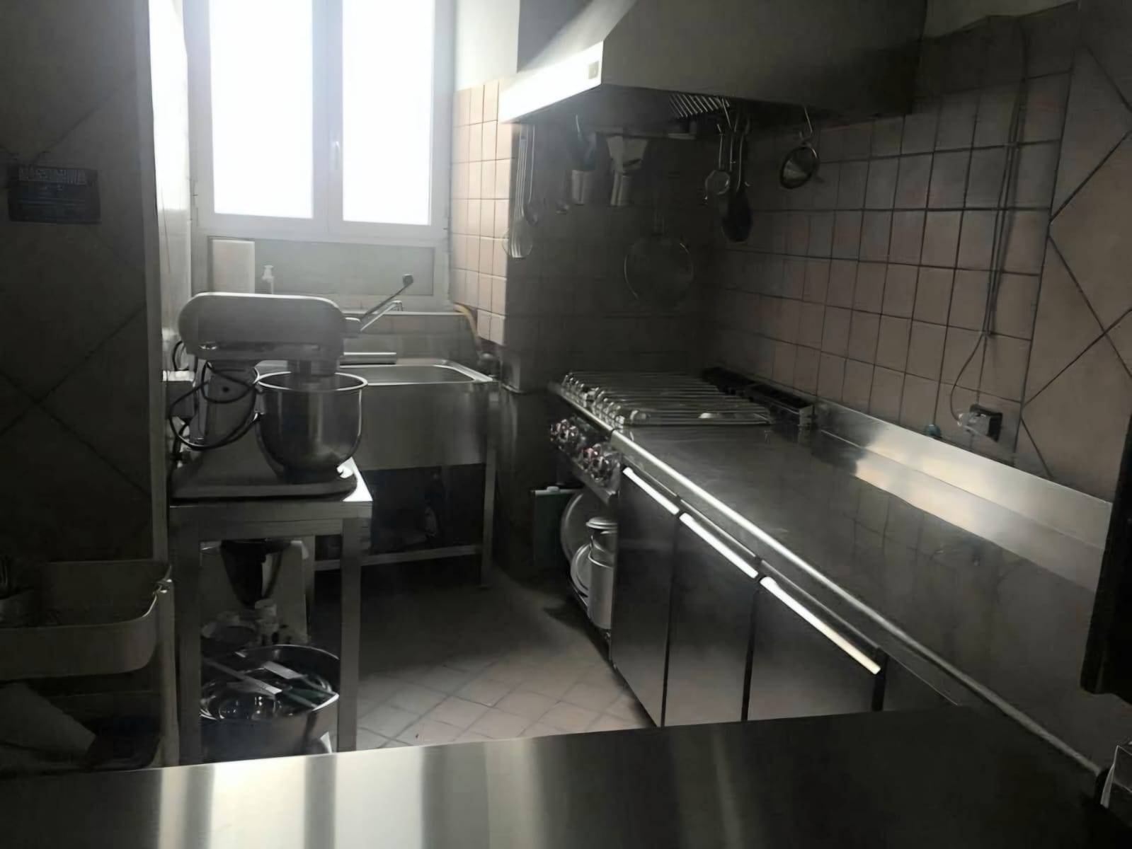 Attivit commerciale in affitto a Salerno