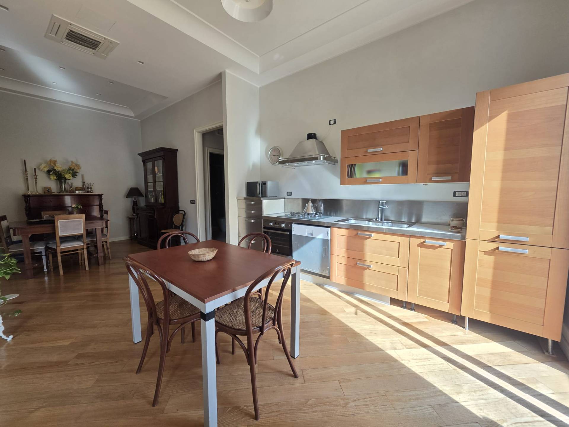 Appartamento in vendita a Salerno, Centro