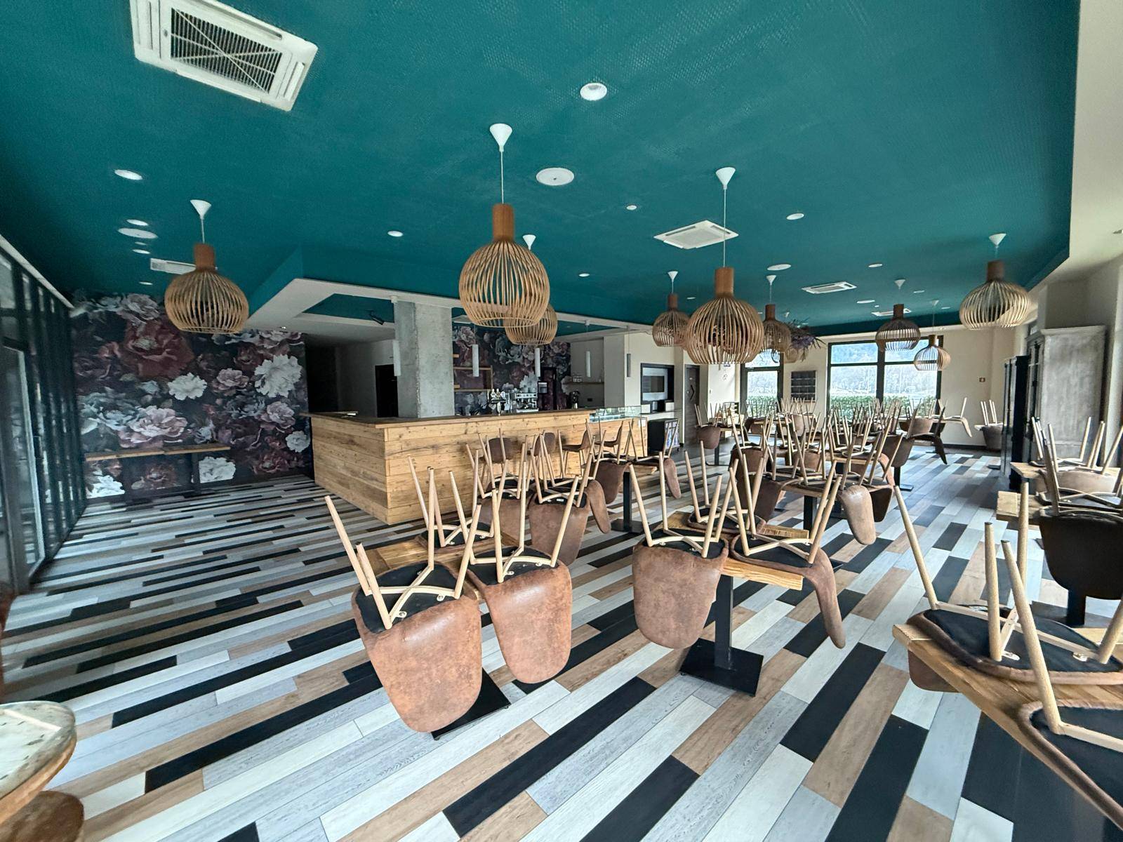 Locale commerciale in vendita a Quart