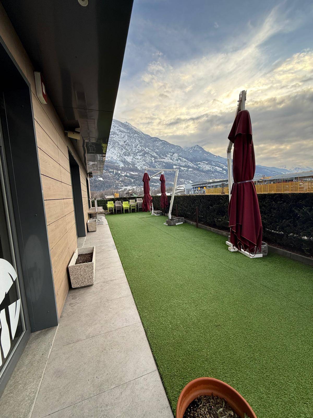 Locale commerciale in vendita a Quart