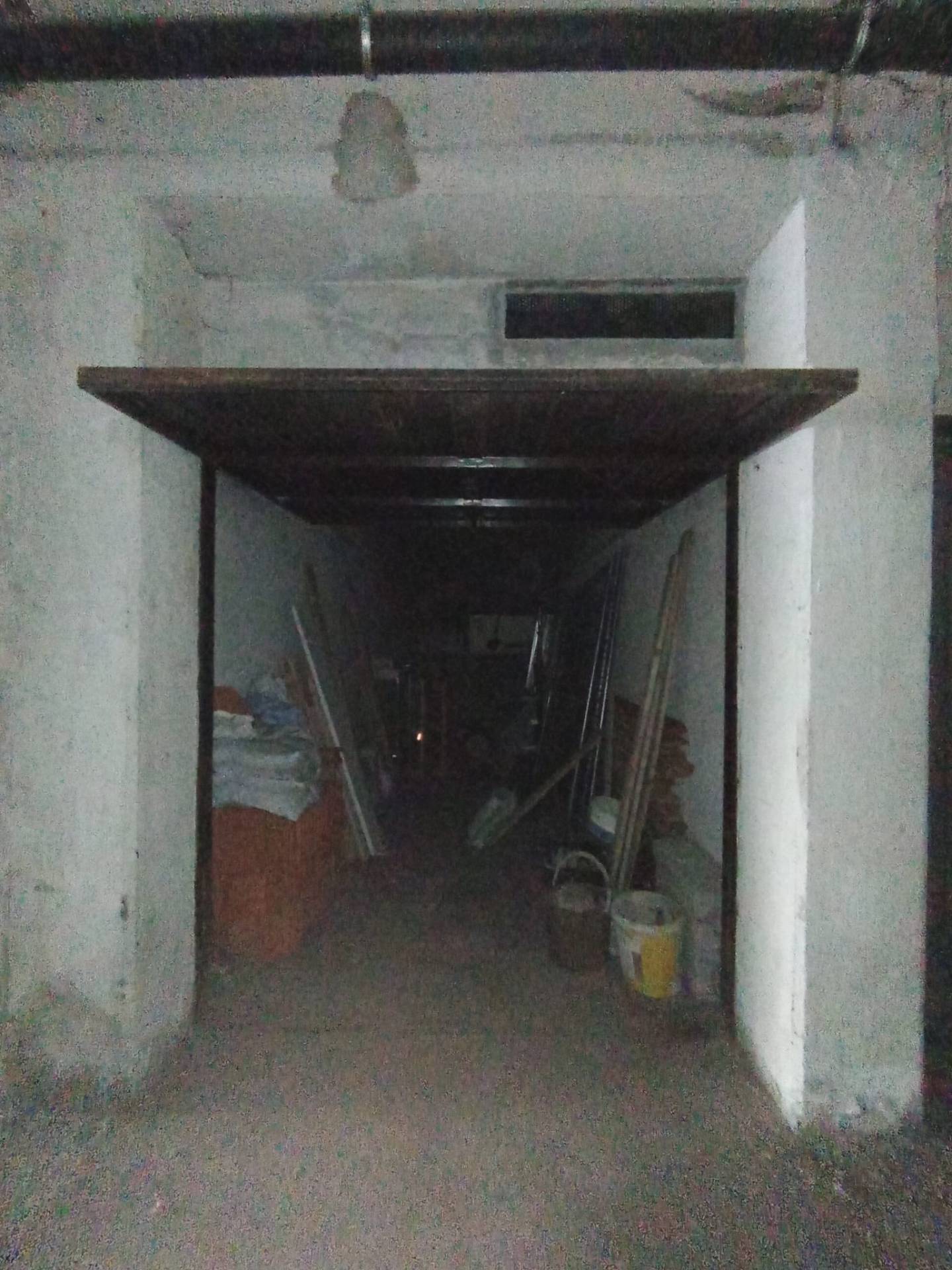 Box o garage in vendita a Aosta