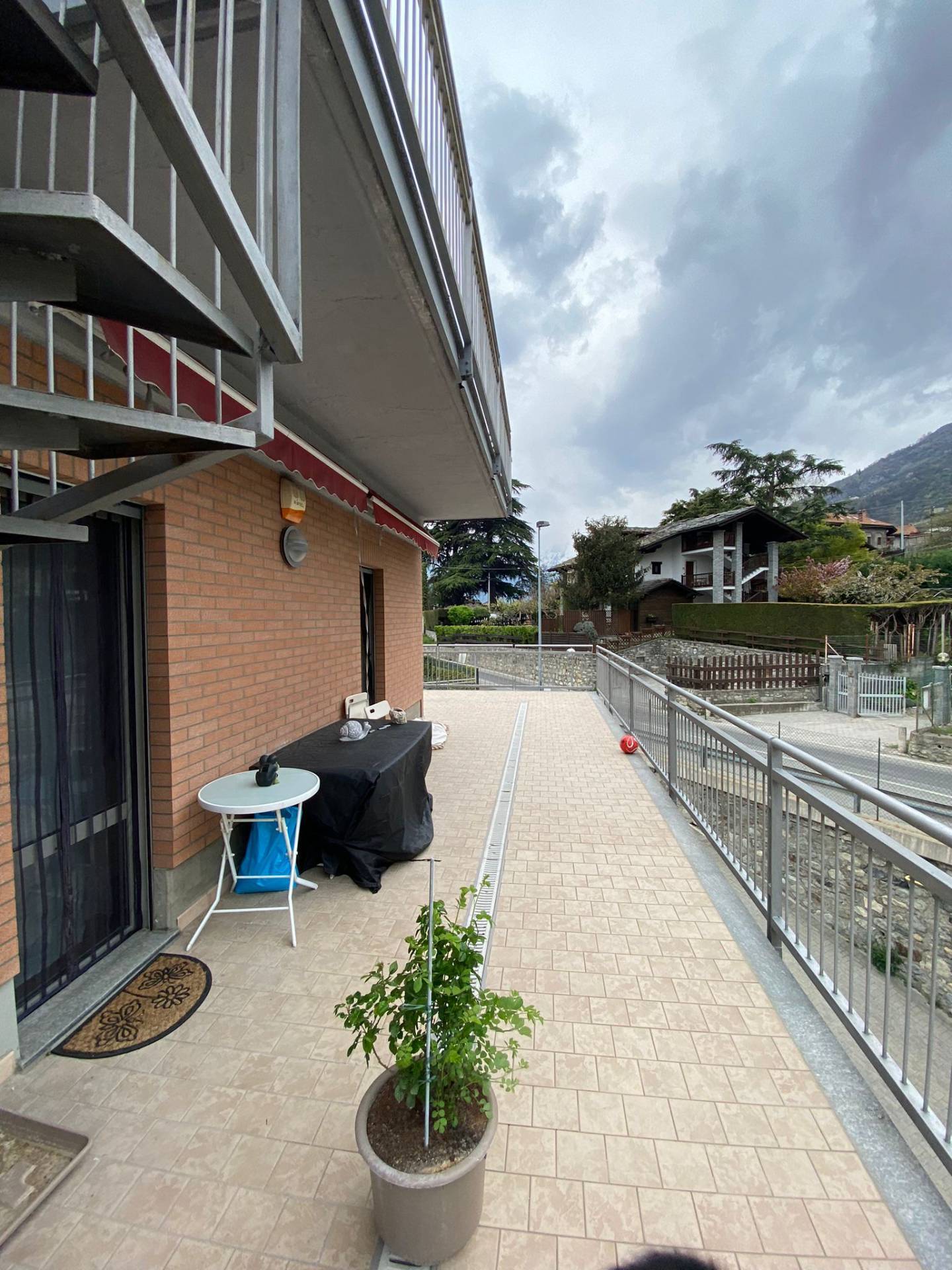 Appartamento in vendita a Aosta, Zona collinare