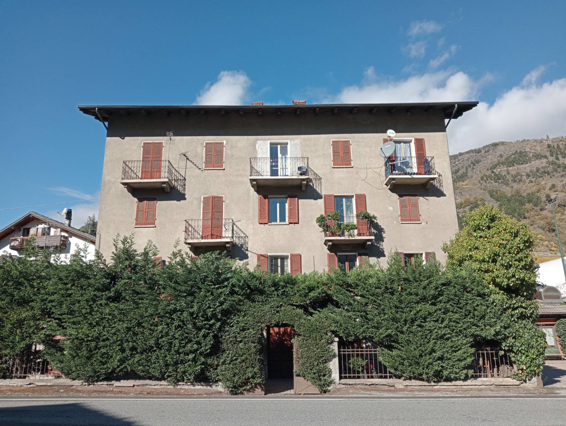 Stabile/Palazzo in vendita a Sarre