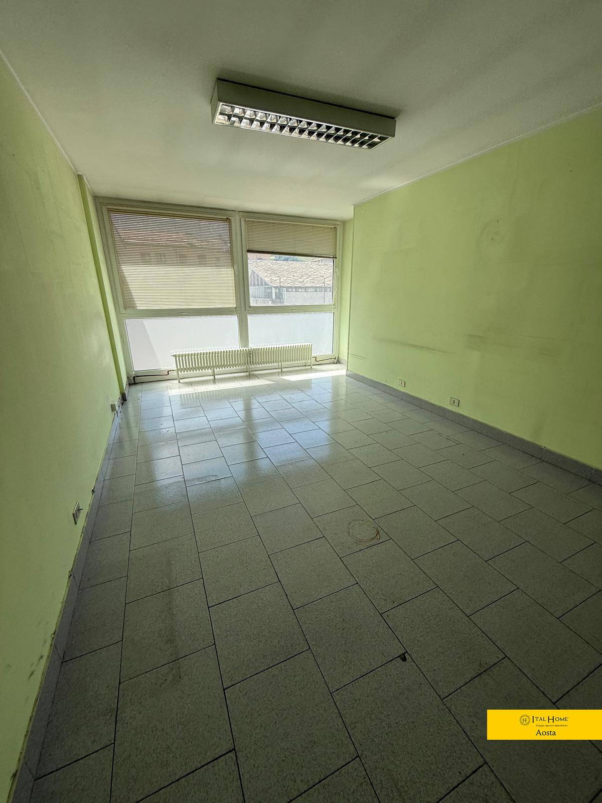 Studio/Ufficio in vendita a Aosta