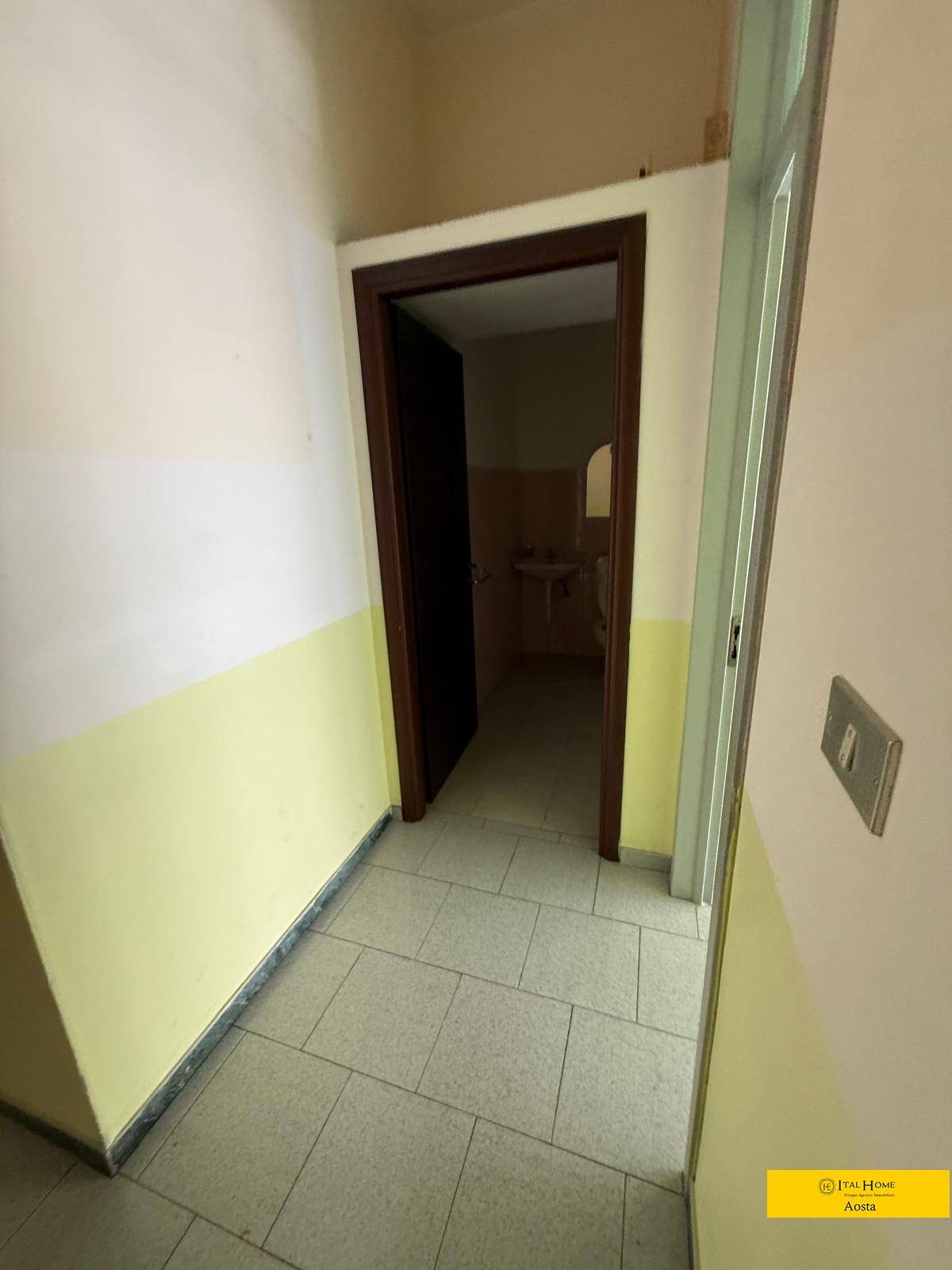 Studio/Ufficio in vendita a Aosta