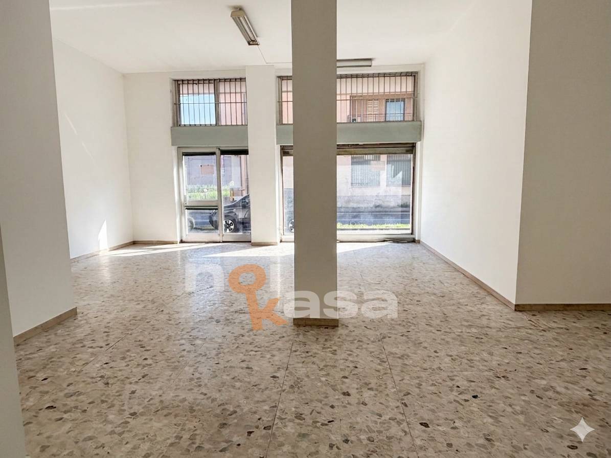 Locale commerciale in vendita a Busto Arsizio, Don Paolo