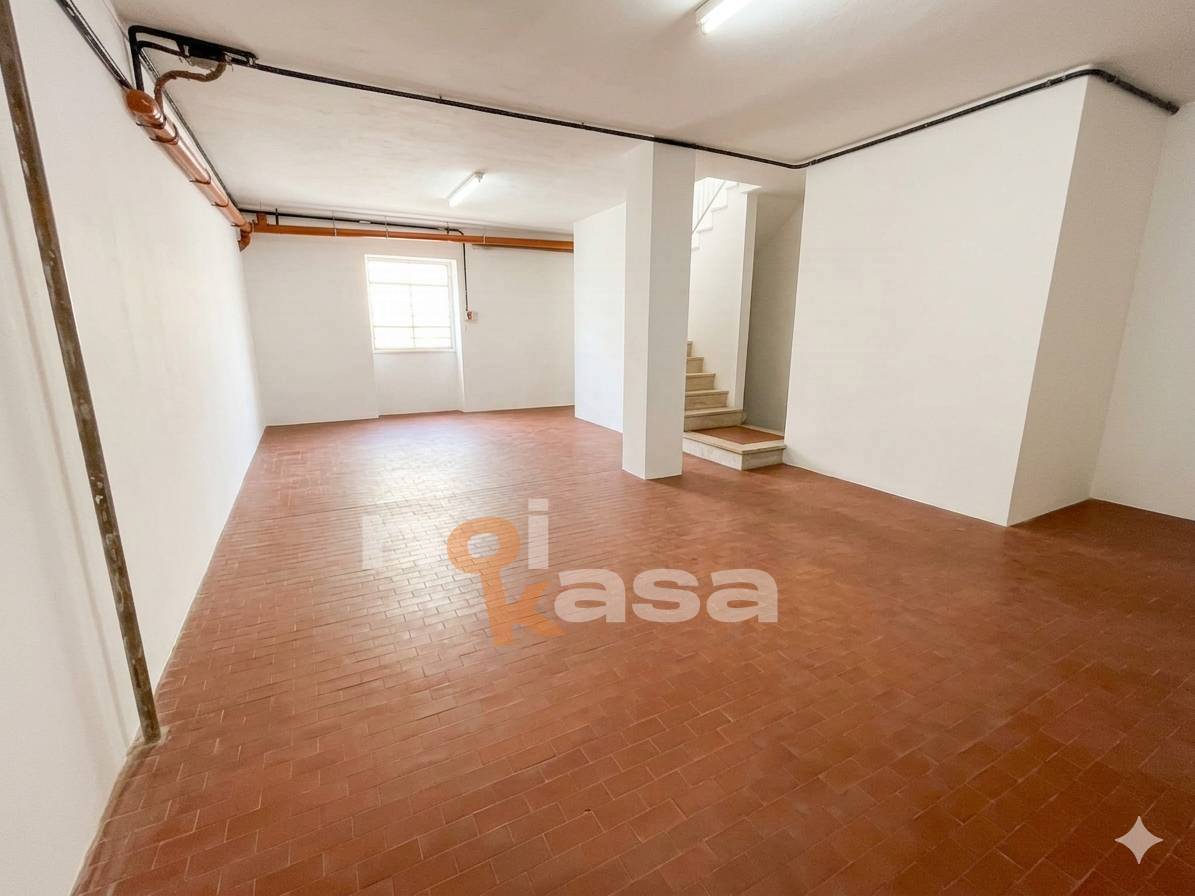 Locale commerciale in affitto a Busto Arsizio, Don Paolo