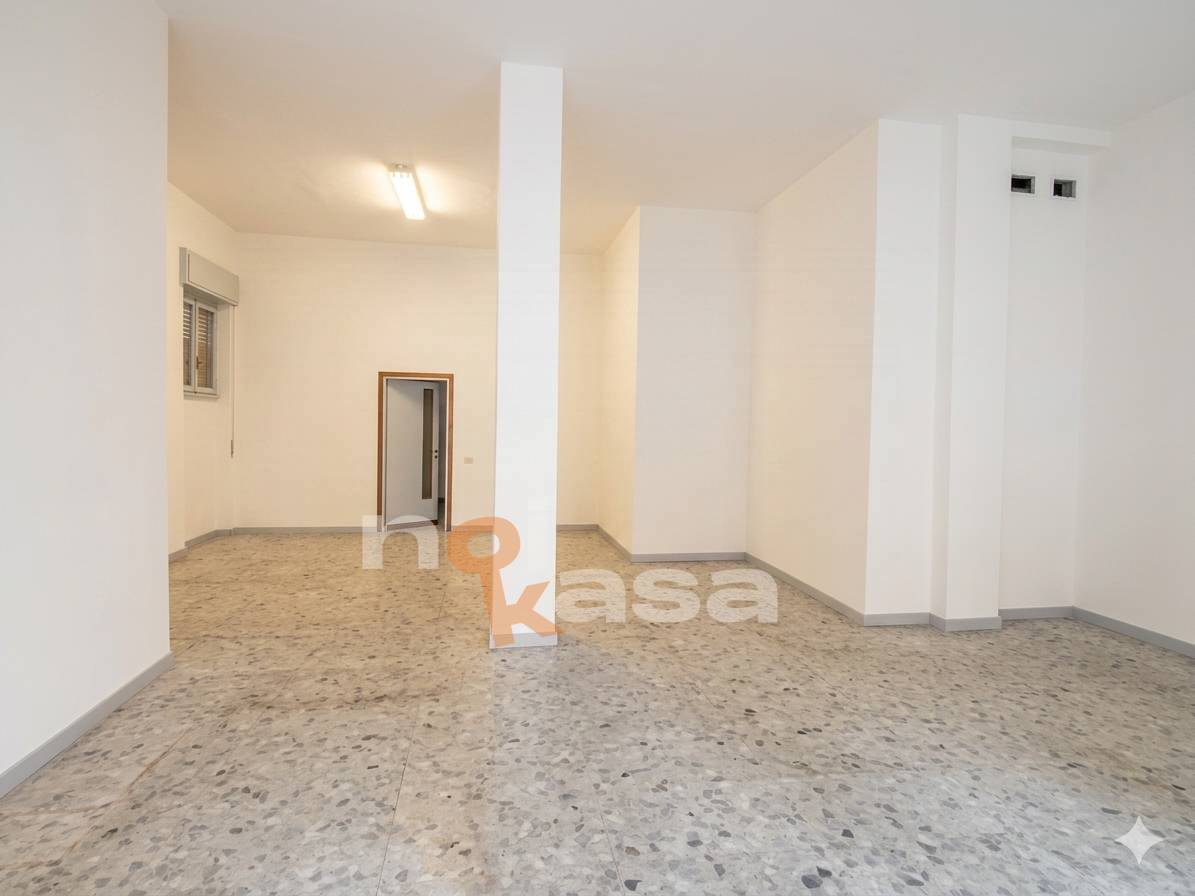 Locale commerciale in affitto a Busto Arsizio, Don Paolo