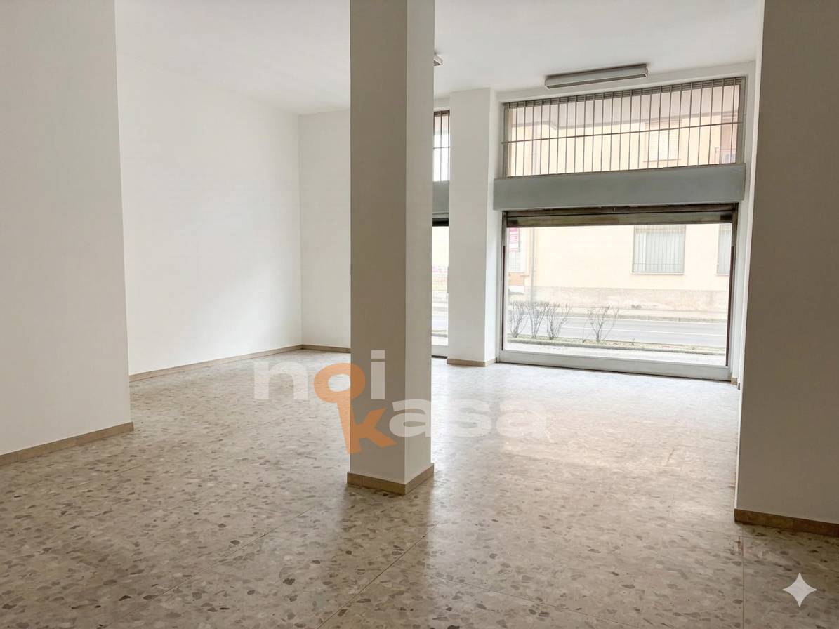 Locale commerciale in affitto a Busto Arsizio, Don Paolo