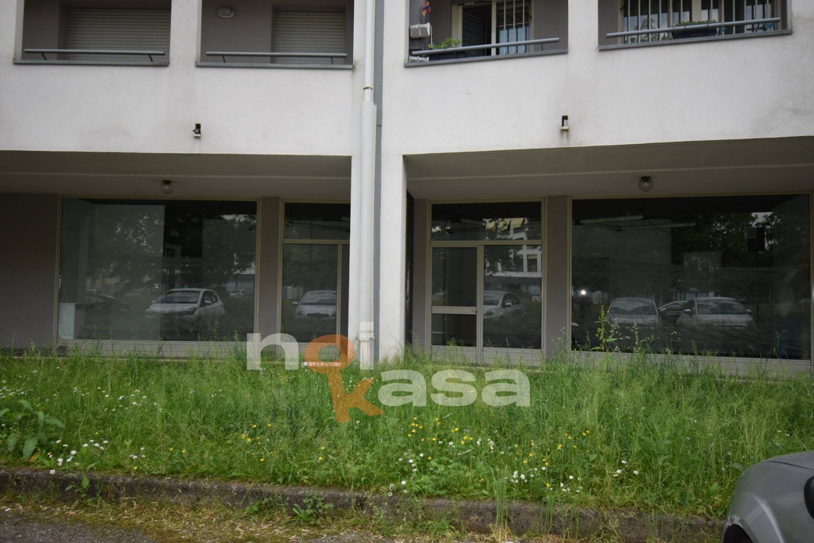 Locale commerciale in vendita a Cassano Magnago