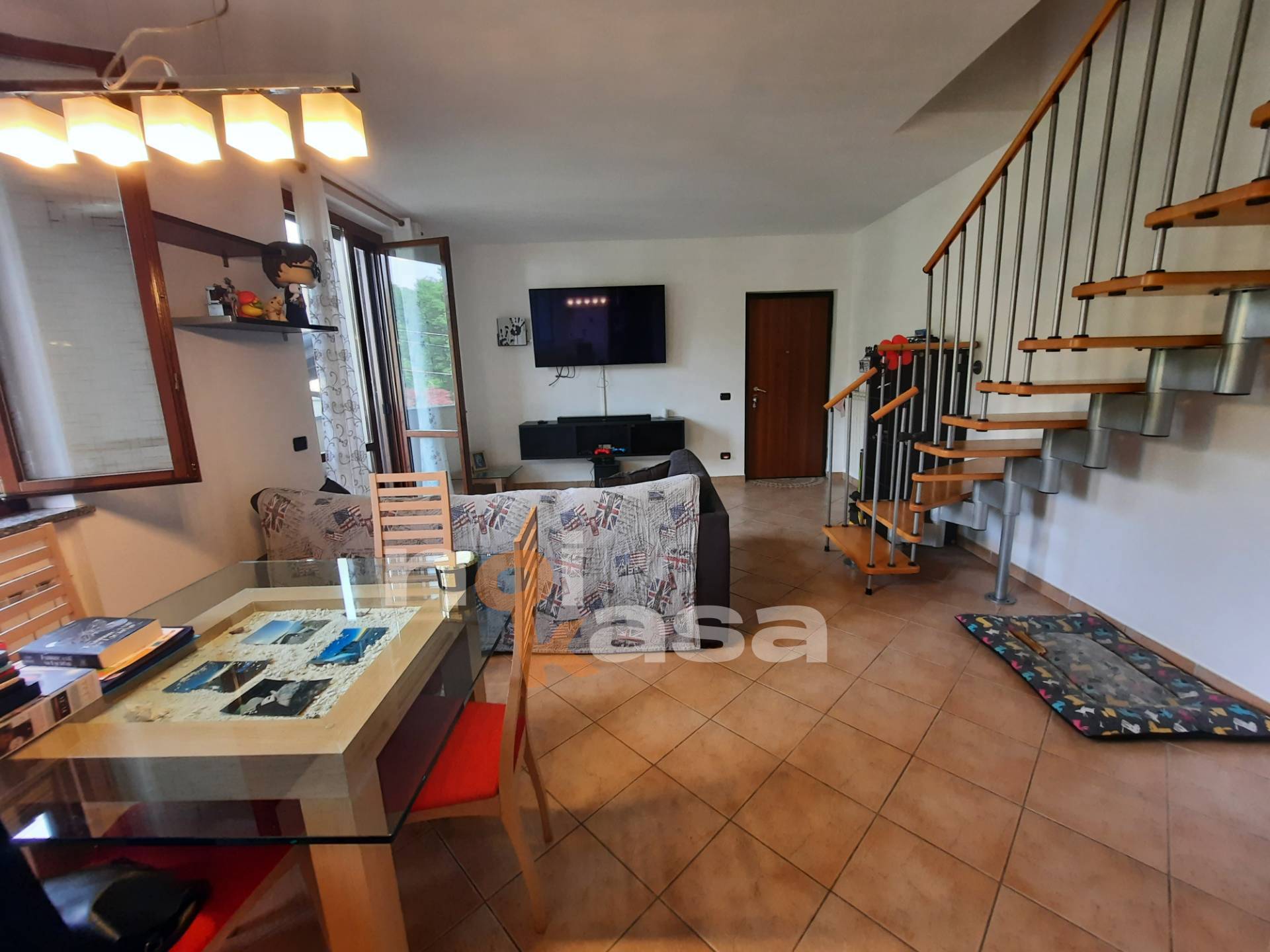 Appartamento in affitto a Jerago con Orago