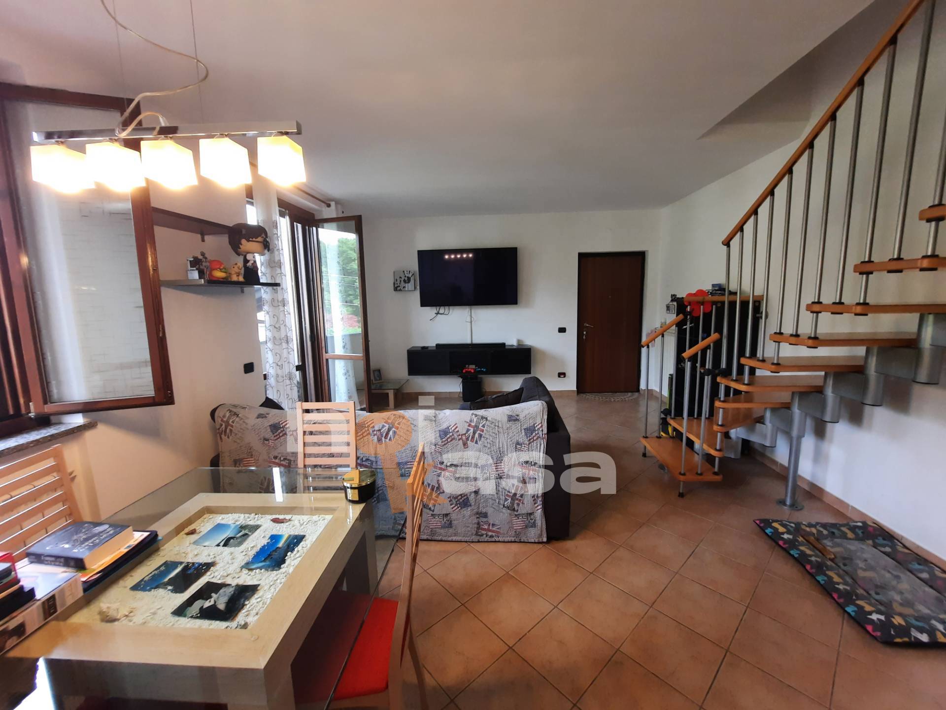 Appartamento in affitto a Jerago con Orago