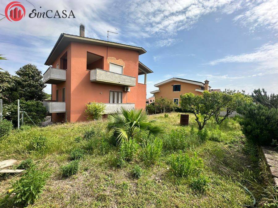 Villa in vendita a Fiumicino, Aranova