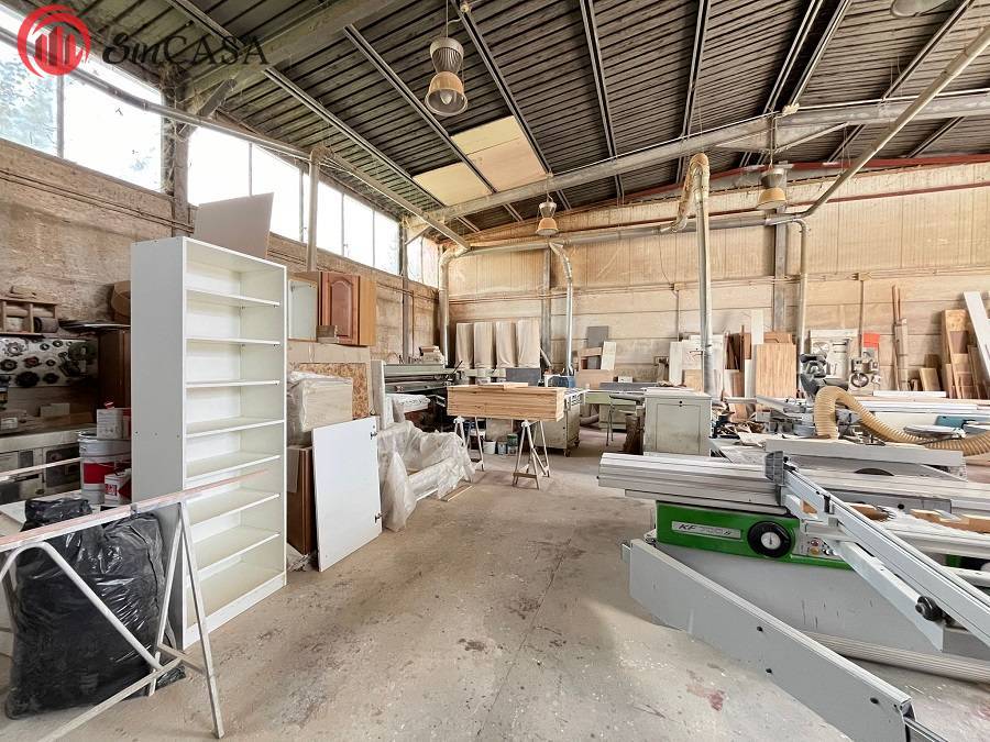 Locale commerciale in vendita a Fiumicino, Aranova