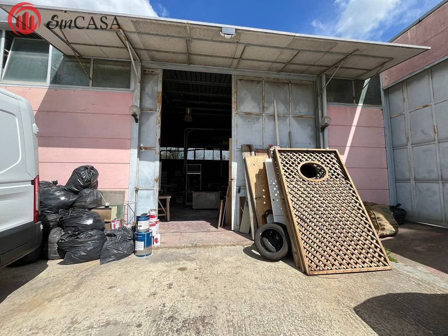 Locale commerciale in vendita a Fiumicino, Aranova