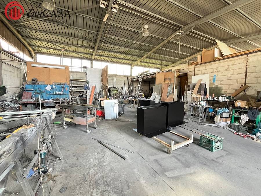 Locale commerciale in vendita a Fiumicino, Aranova