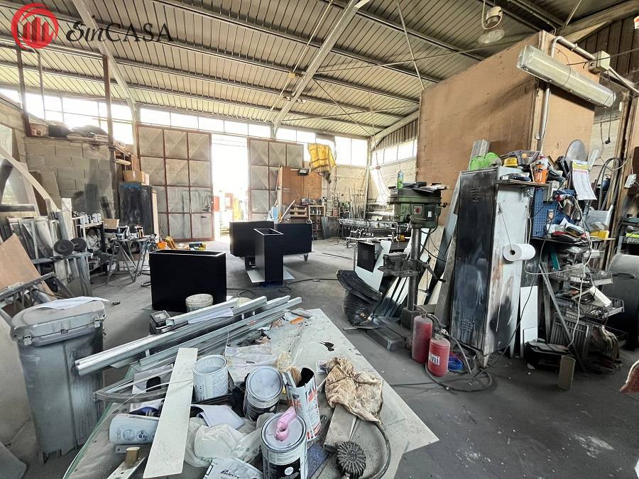 Locale commerciale in vendita a Fiumicino, Aranova