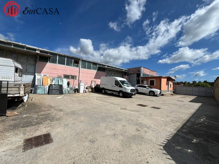 Locale commerciale in vendita a Fiumicino, Aranova